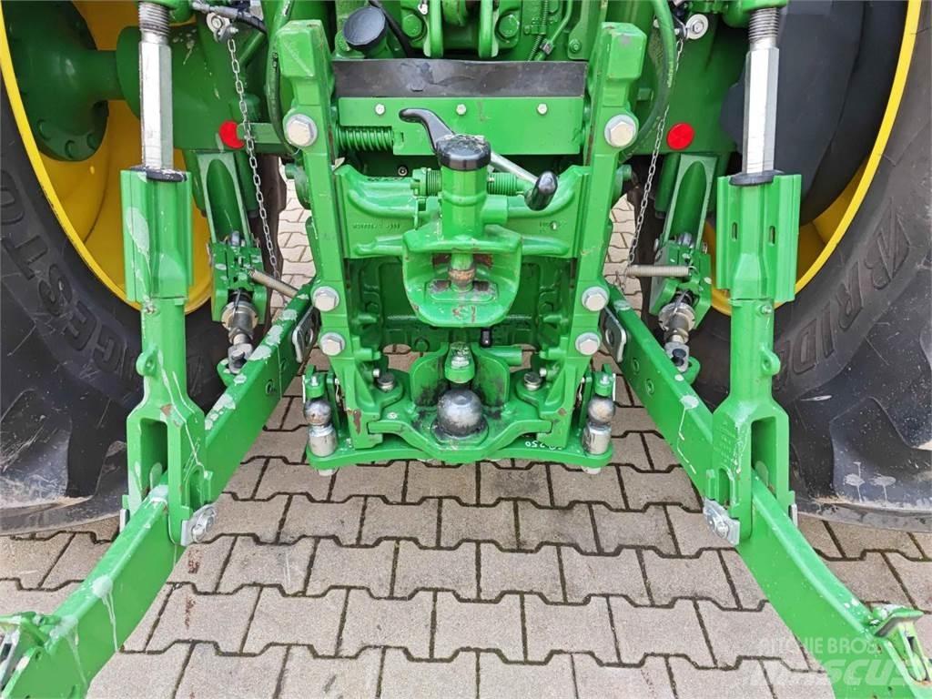 John Deere 6R 250 الجرارات
