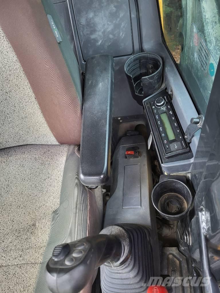 Komatsu PC88MR-11 حفارات وسط 7 طن - 12 طن