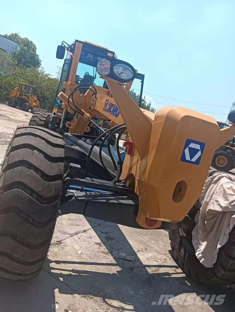 XCMG GR 1803 معدات تمهيد الطرق