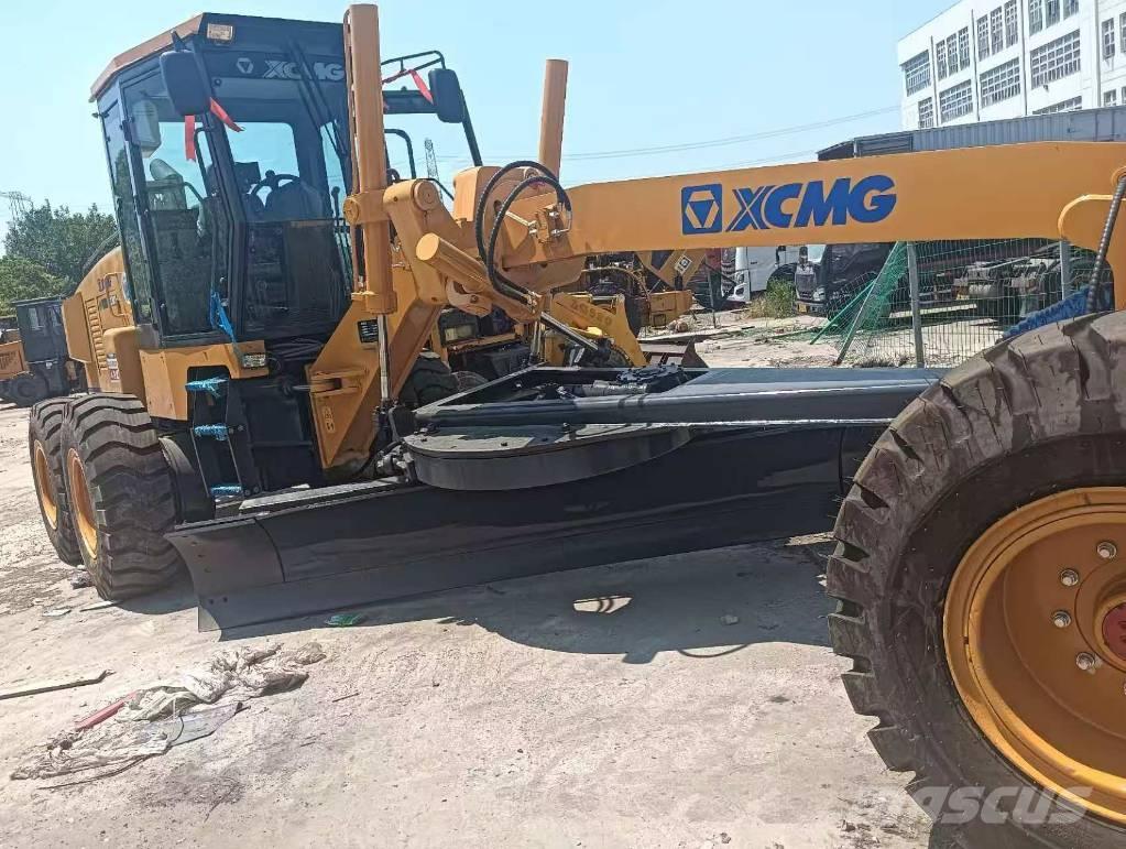 XCMG GR 1803 معدات تمهيد الطرق