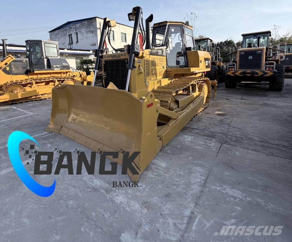 CAT D 7 G بلدوزرات مجنزرة