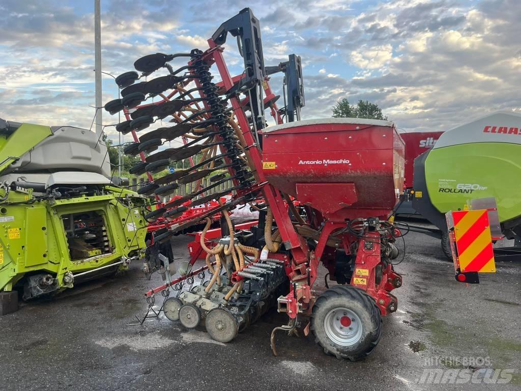 Mascar Montana 600 ماكينات البذر الدقيق