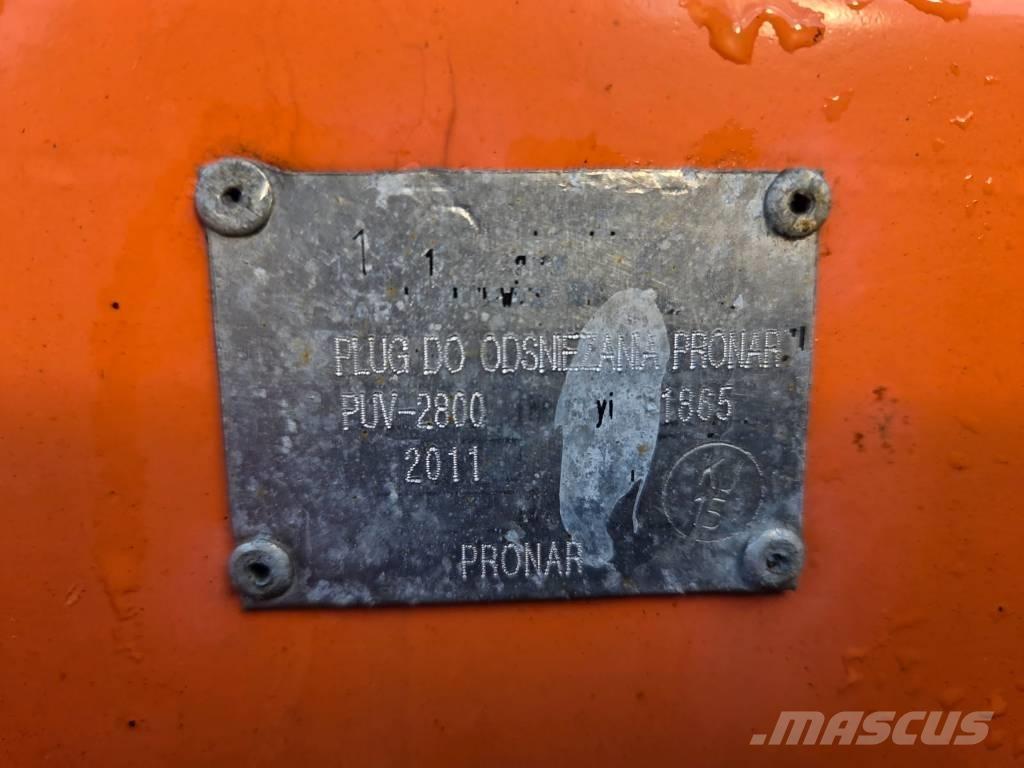 Pronar PUV 2800 حراثات ونصول الجليد