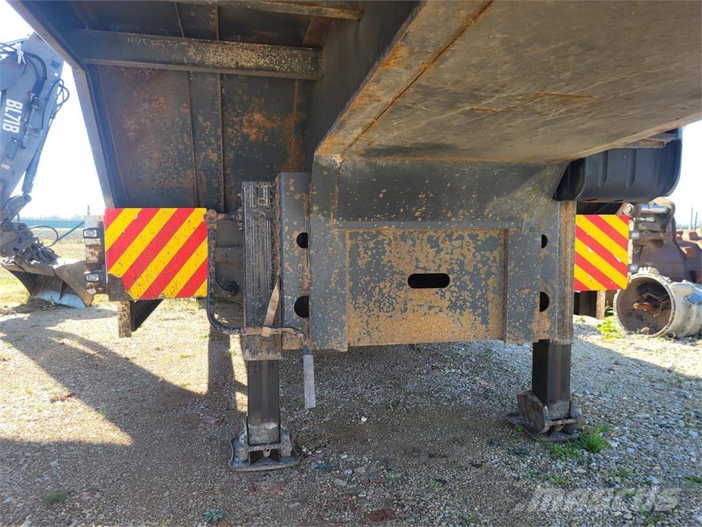  ALPSAN SCP 329 شاحنات بمقصورة وهيكل