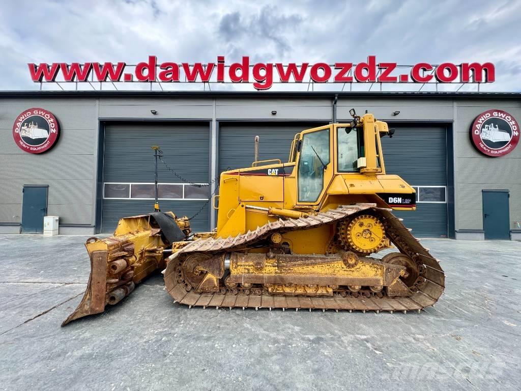 CAT D 6 N LGP بلدوزرات مجنزرة