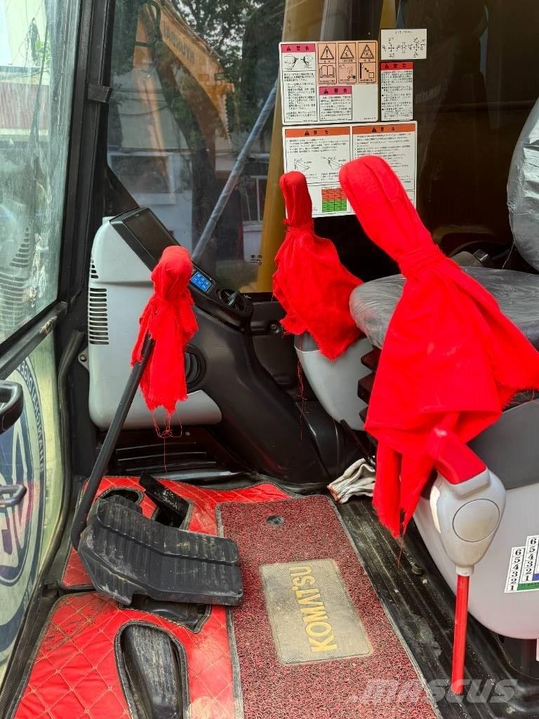 Komatsu PC 200-8 حفارات وسط 7 طن - 12 طن