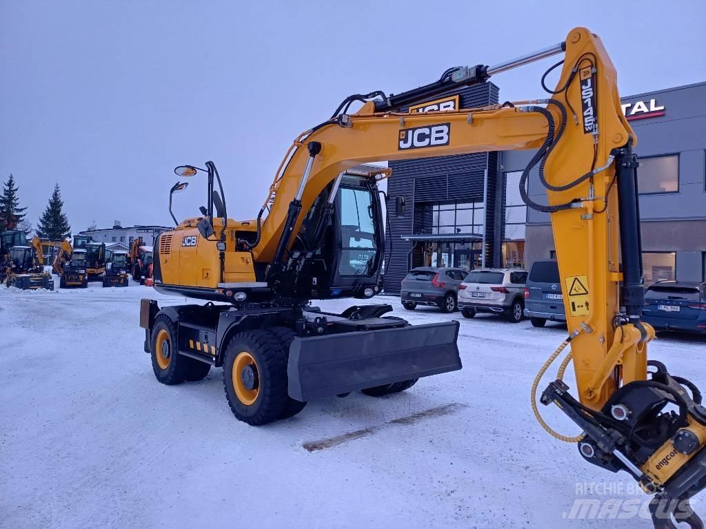JCB JS 145 W حفارات بعجل