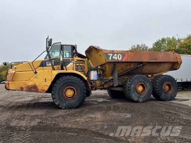 CAT 740 ساحبات مفصلية