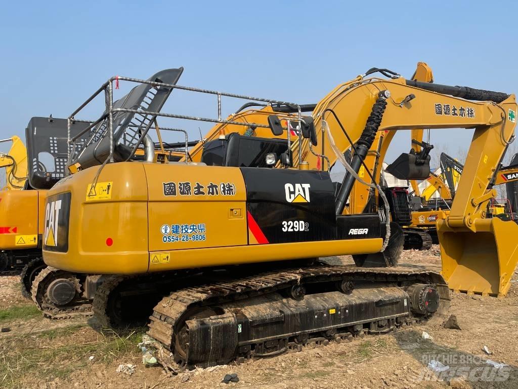 CAT 329 D حفارات زحافة