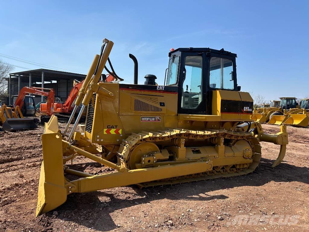 CAT D6G بلدوزرات مجنزرة