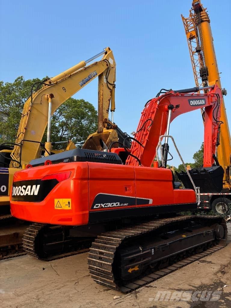 Doosan DX300LC-9C حفارات زحافة