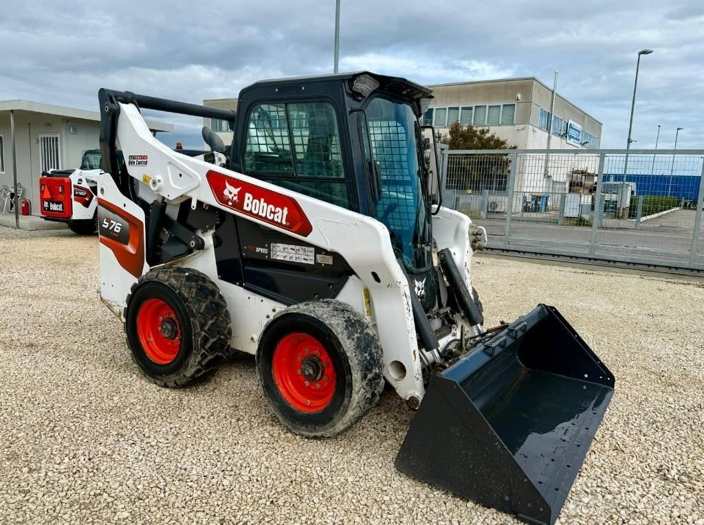 Bobcat S 76 لوادر انزلاقية التوجيه