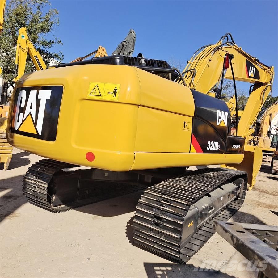 CAT 320D2L حفارات زحافة