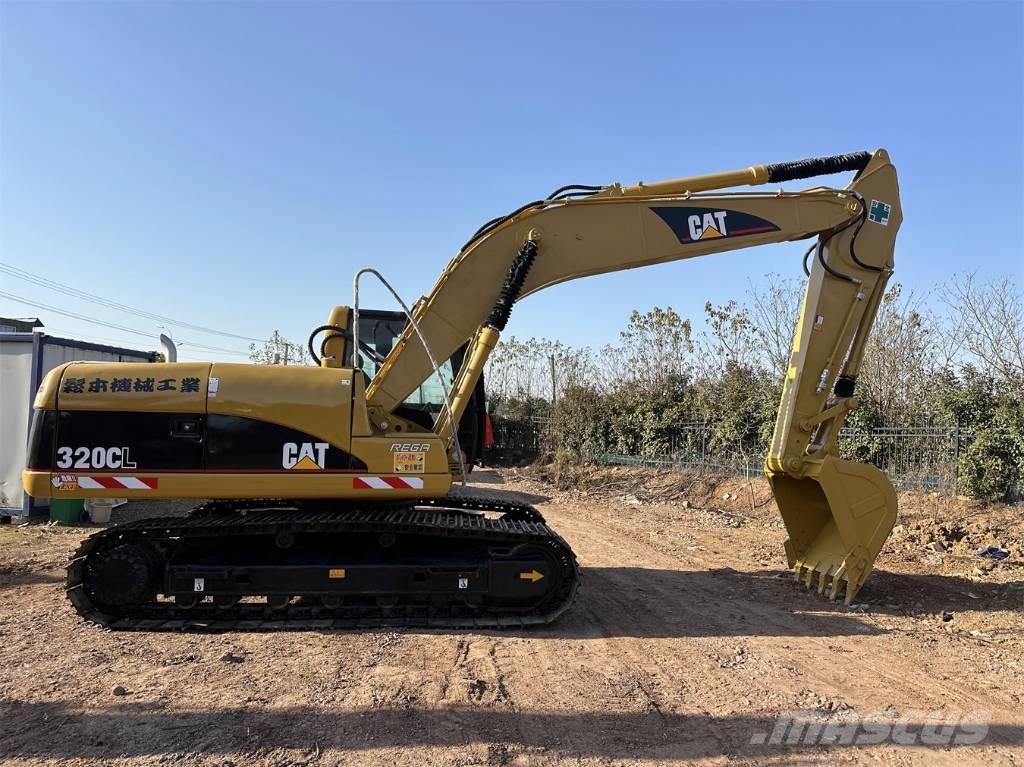 CAT 320 C L حفارات زحافة