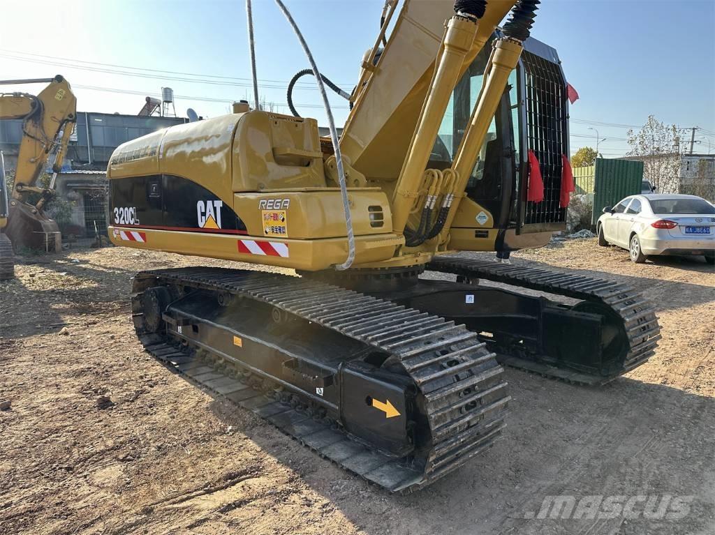CAT 320 C L حفارات زحافة