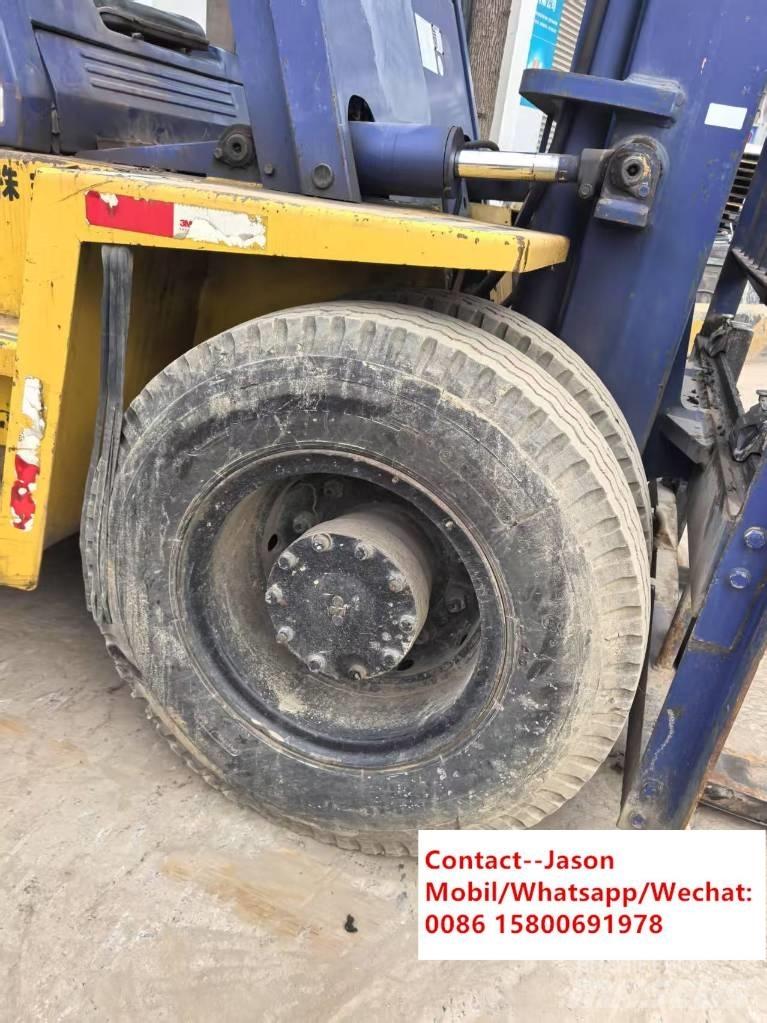Komatsu FD 100-7 شاحنات الديزل