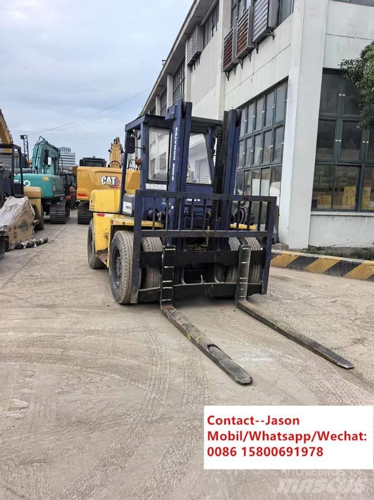 Komatsu FD 100-7 شاحنات الديزل
