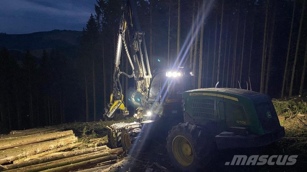 John Deere 1270 E حصادات