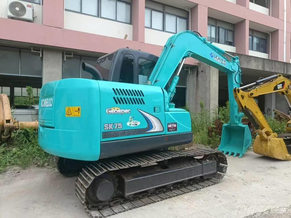 Kobelco SK 75 حفارات وسط 7 طن - 12 طن