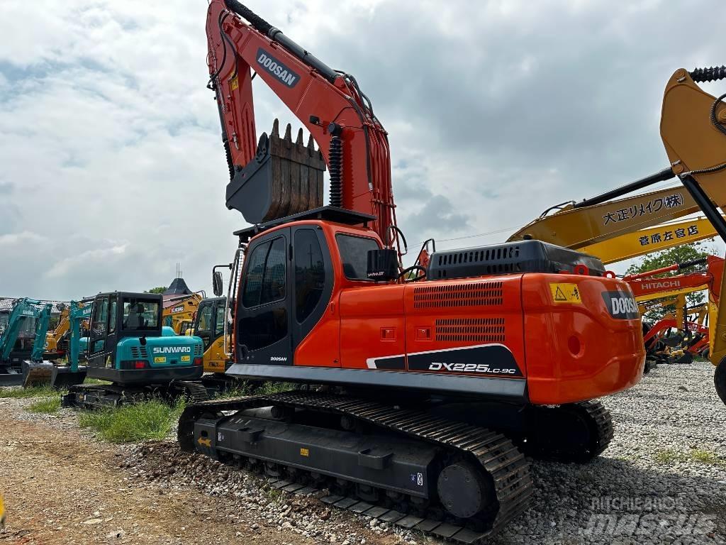 Doosan DX 225 LC-9C حفارات زحافة