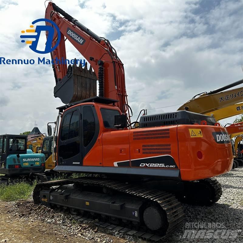 Doosan DX 225 LC-9C حفارات زحافة