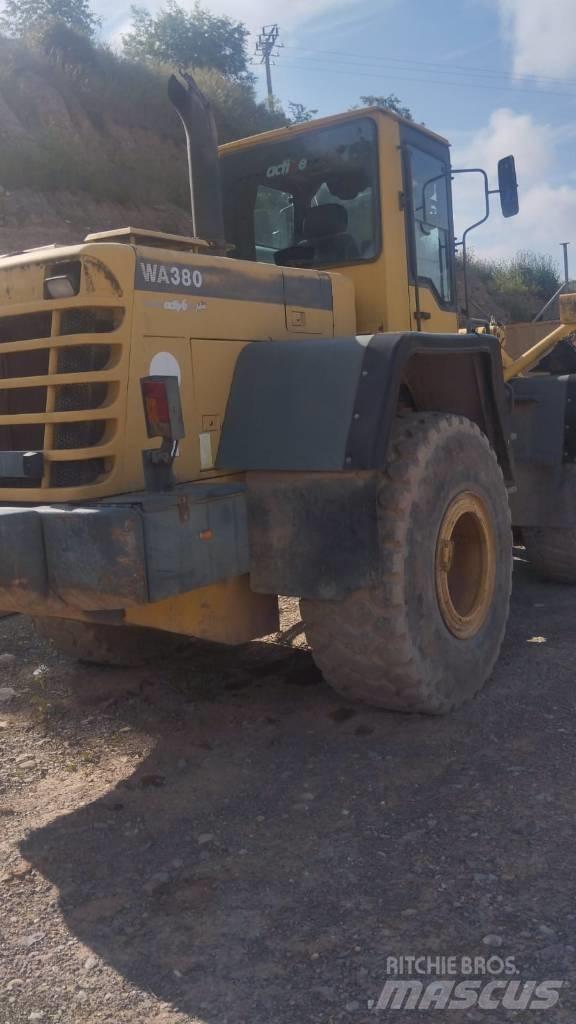 Komatsu WA 380-3H لوادر بعجل
