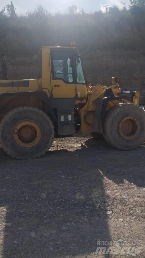 Komatsu WA 380-3H لوادر بعجل