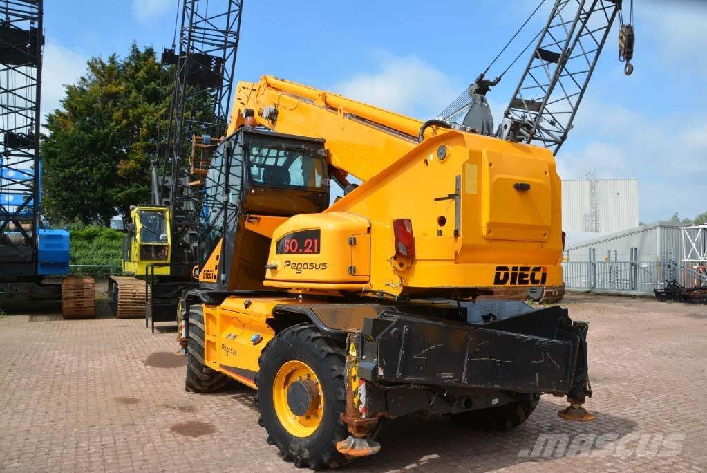 Dieci Pegasus 50.21 مناولات متداخلة