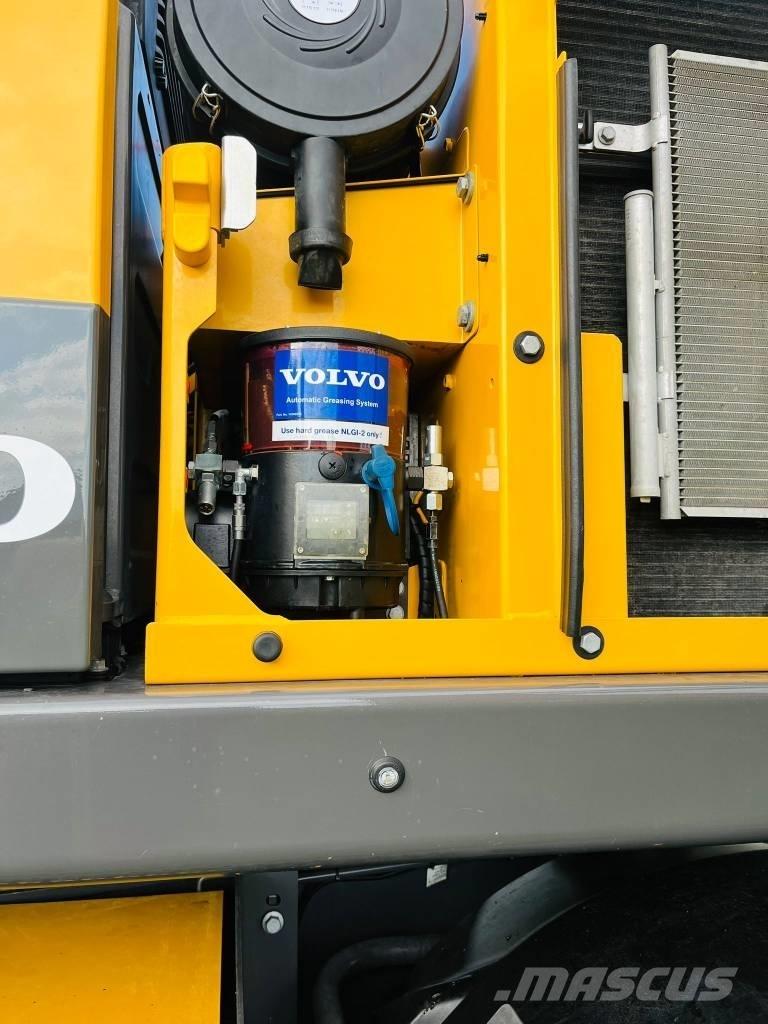 Volvo EW 160 E حفارات بعجل