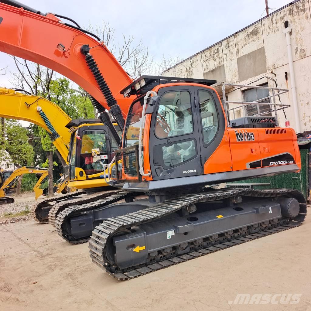 Doosan DX300LCA حفارات زحافة