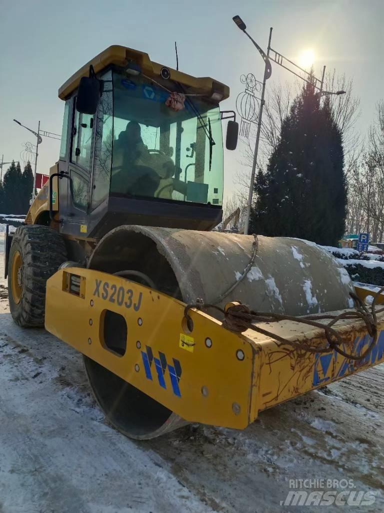 XCMG XS 143J مداحل أحادية الأسطوانة