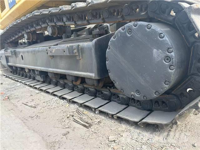 Komatsu PC 450 حفارات زحافة