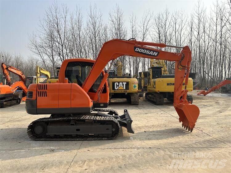 Doosan DX75 حفارات صغيرة أقل من 7 طن (حفارات صغيرة)