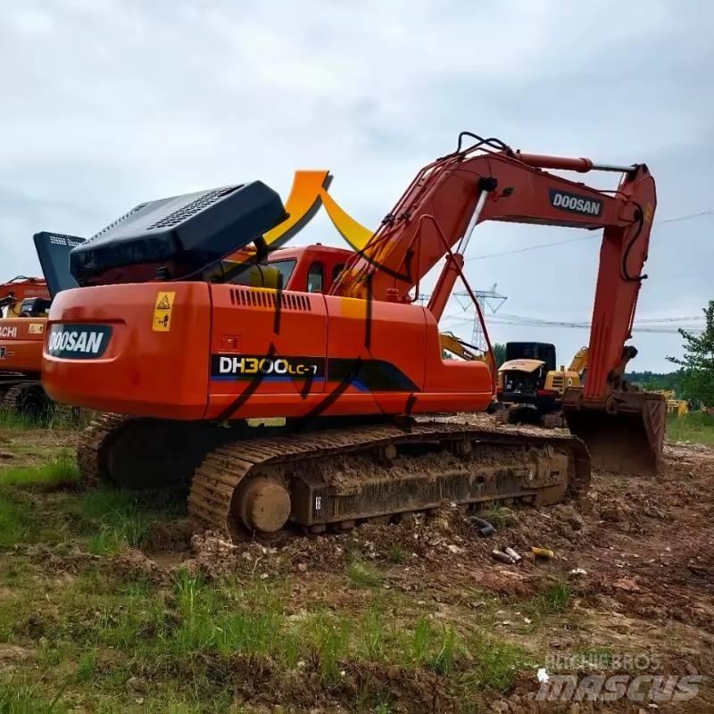 Doosan DX 300 حفارات زحافة