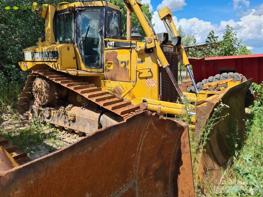 CAT D 6 R XL بلدوزرات مجنزرة