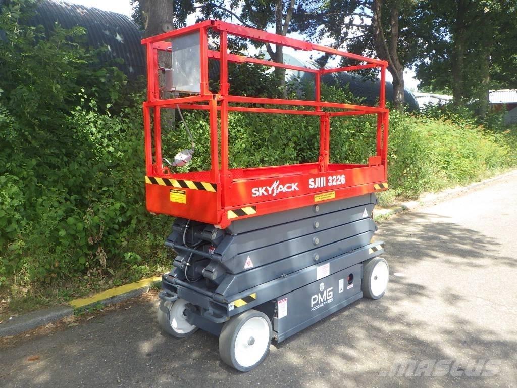 SkyJack SJ3226 رافعات مقصية الشكل