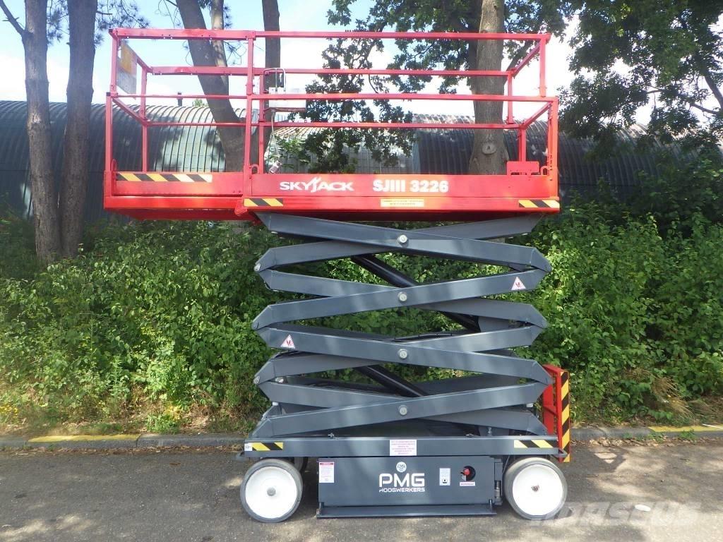SkyJack SJ3226 رافعات مقصية الشكل