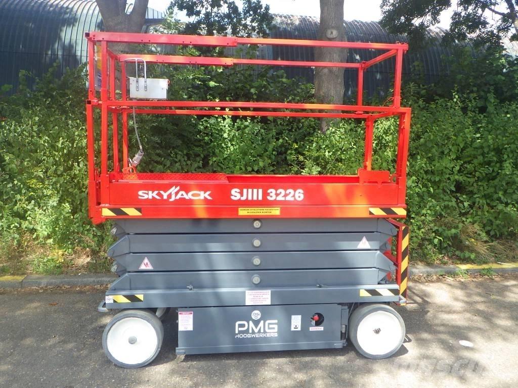 SkyJack SJ3226 رافعات مقصية الشكل