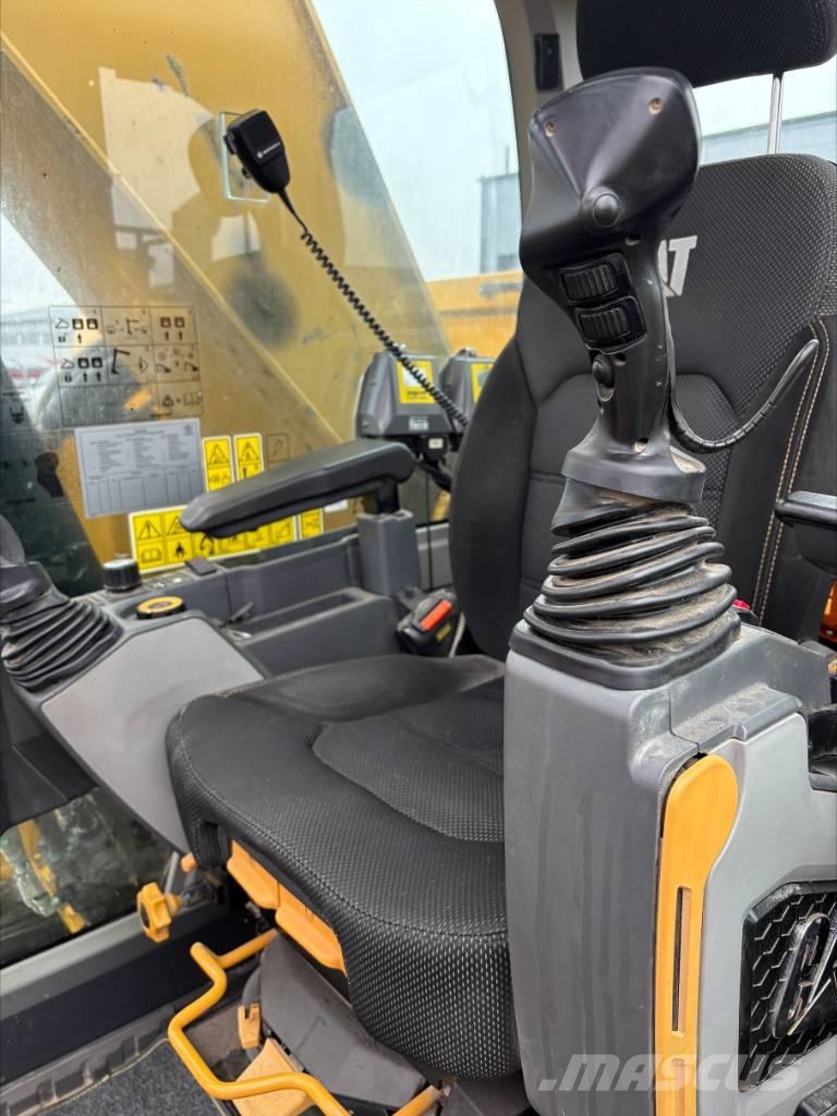 CAT 335 حفارات زحافة