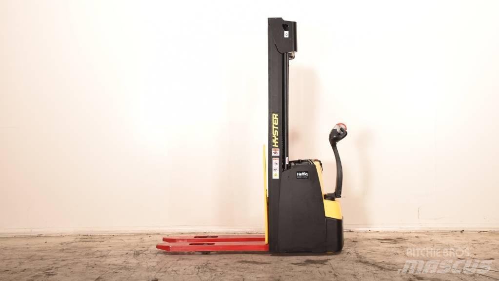 Hyster S 1.2 معدات التكديس الجوالة