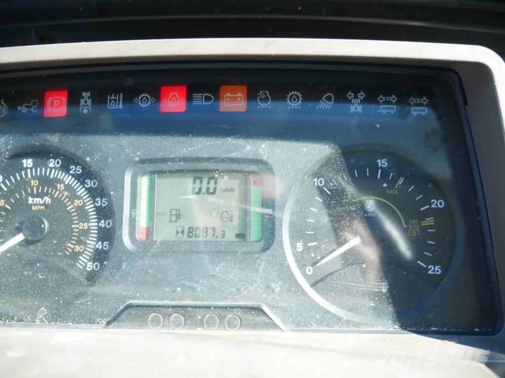 John Deere 6534 الجرارات