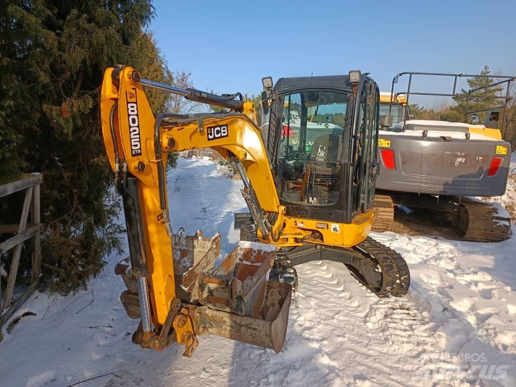 JCB 8025 ZTS حفارات زحافة