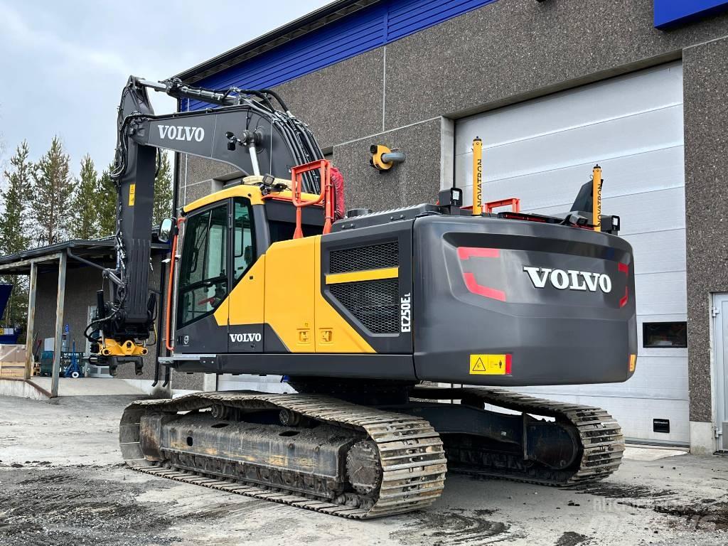 Volvo EC 250 EL حفارات زحافة