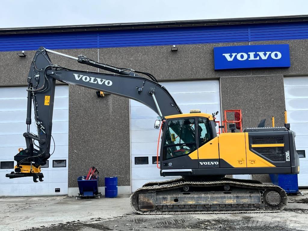 Volvo EC 250 EL حفارات زحافة