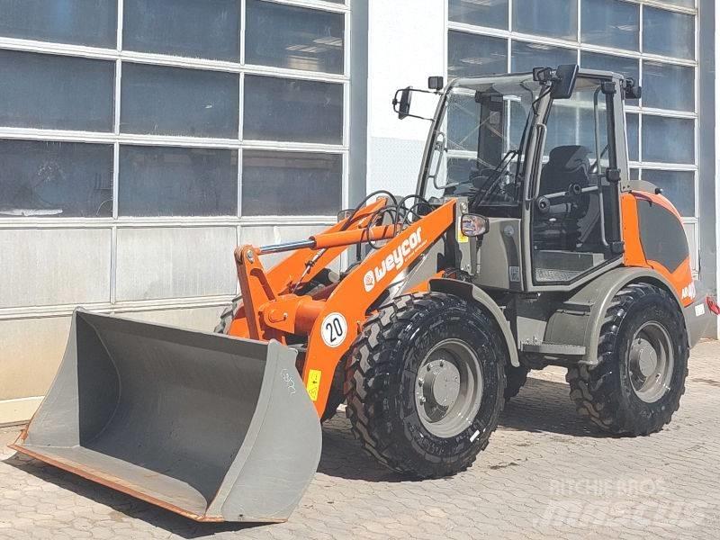 Atlas AR 400 لوادر انزلاقية التوجيه