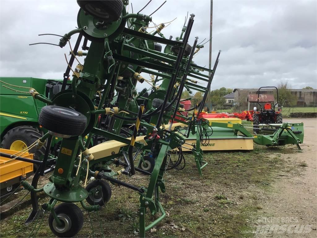 Krone Vendro 820 مكابس وميبسات التبن