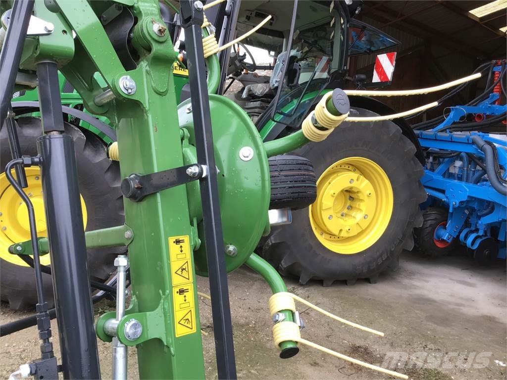 Krone Vendro 820 مكابس وميبسات التبن