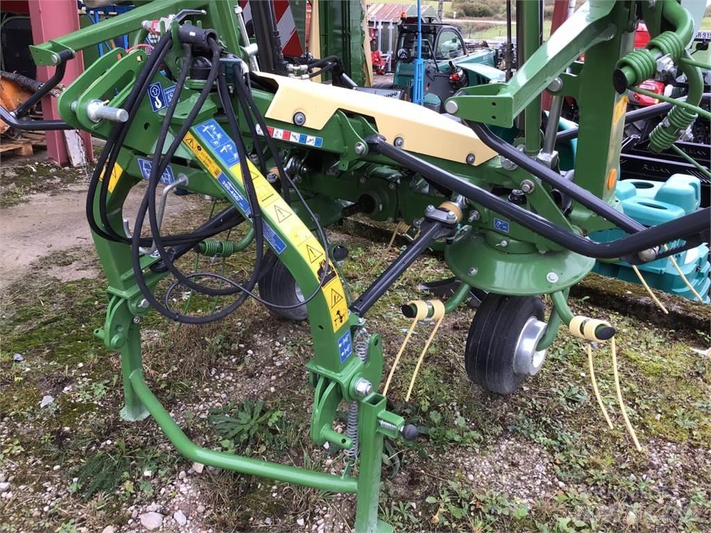 Krone Vendro 820 مكابس وميبسات التبن