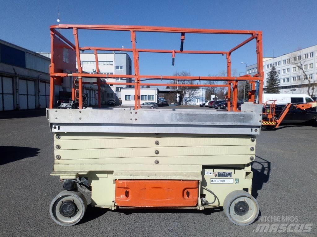 JLG 3246 ES رافعات مقصية الشكل