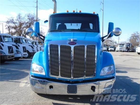 Peterbilt 579 وحدات الجر